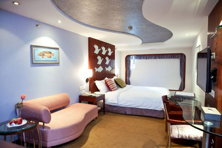Cruise Business Hotel