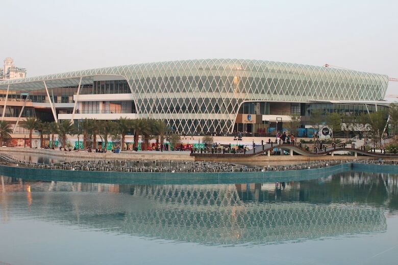 Cruise Business Hotel
