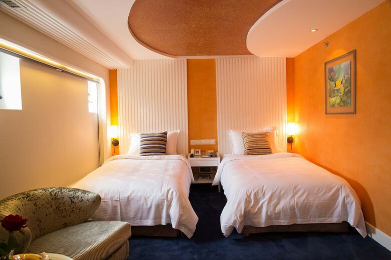 Cruise Business Hotel
