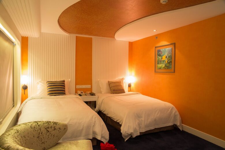 Cruise Business Hotel