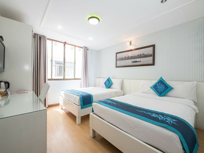 Blue River Hotel