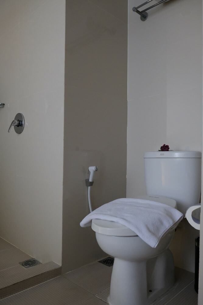 Hotel Grand Darmo Suite By Amithya