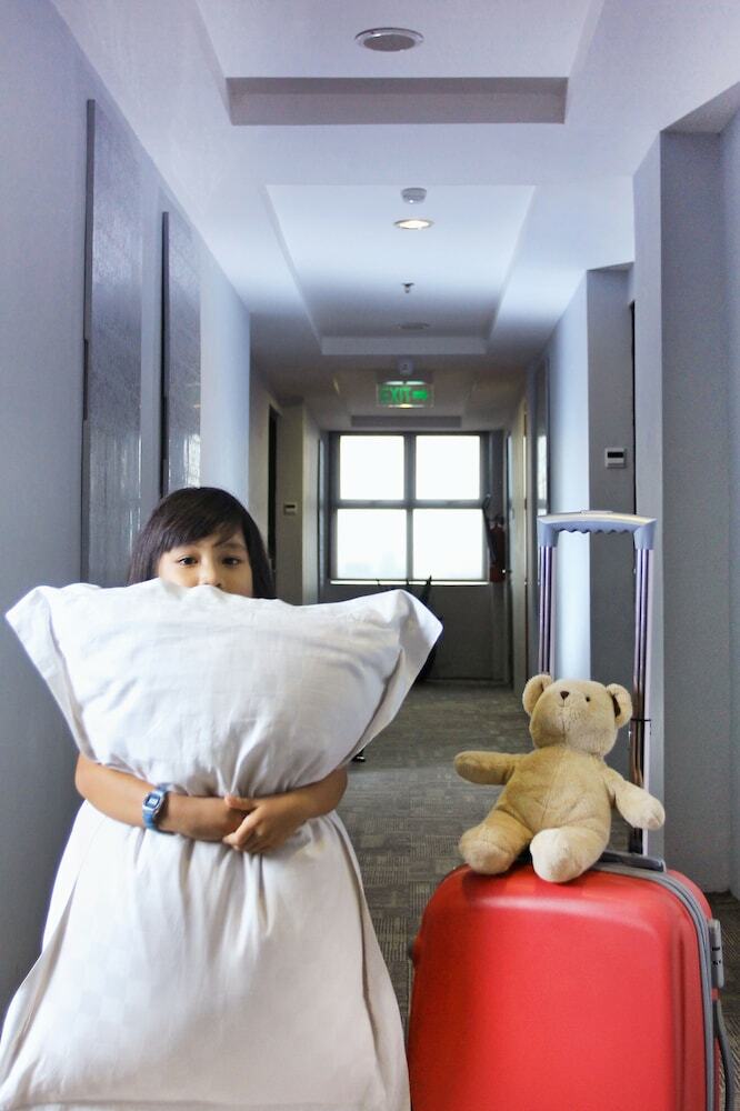 Hotel Grand Darmo Suite By Amithya