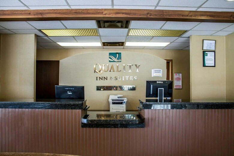 Hotel Quality Inn & Suites North