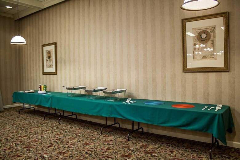 Hotel Quality Inn & Suites North