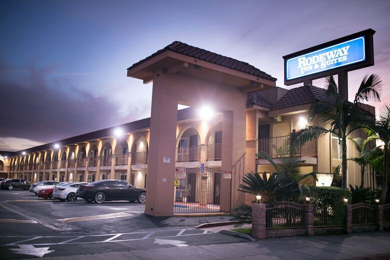 Motel Rodeway Inn & Suites