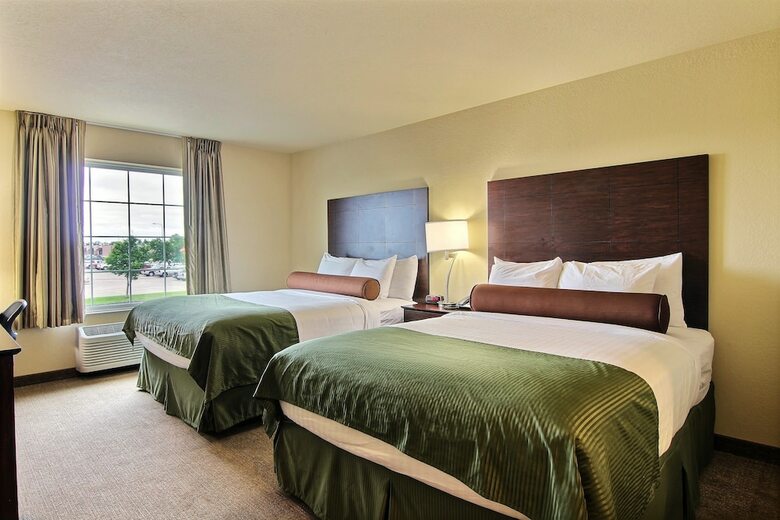 Cobblestone Hotel & Suites - Crookston