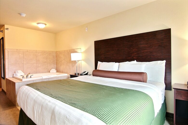 Cobblestone Hotel & Suites - Crookston