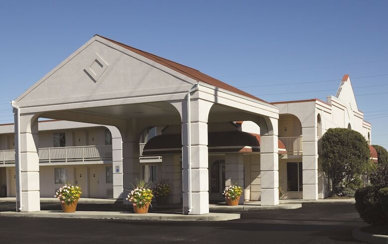 Motel Baymont By Wyndham Sandusky