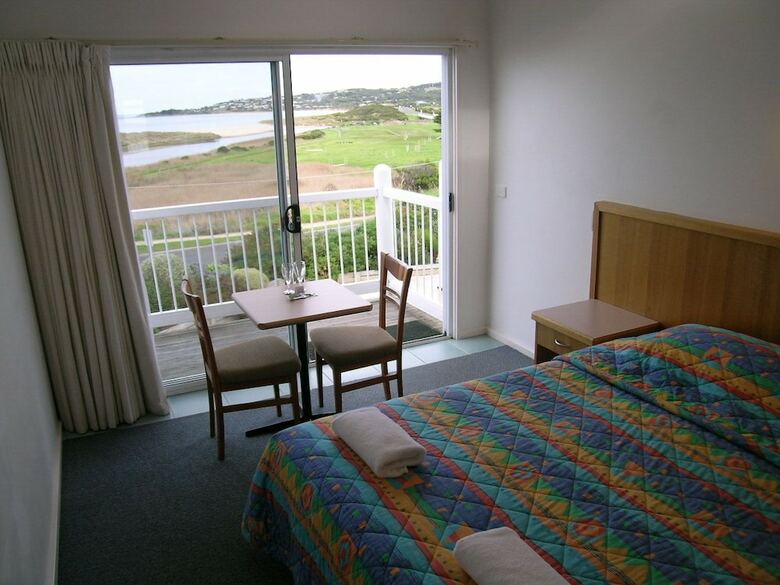 A Great Ocean View Motel