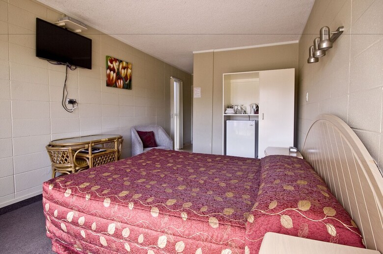 Tui Oaks Motel