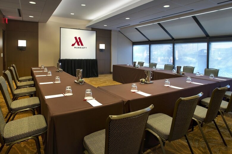 Hotel Newark Liberty International Airport Marriott