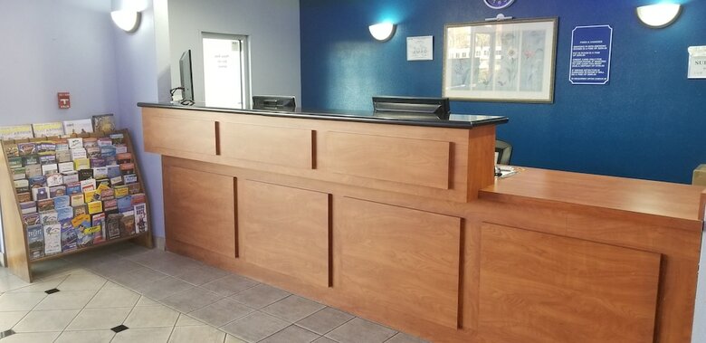 Hotel Homebridge Inn And Suites