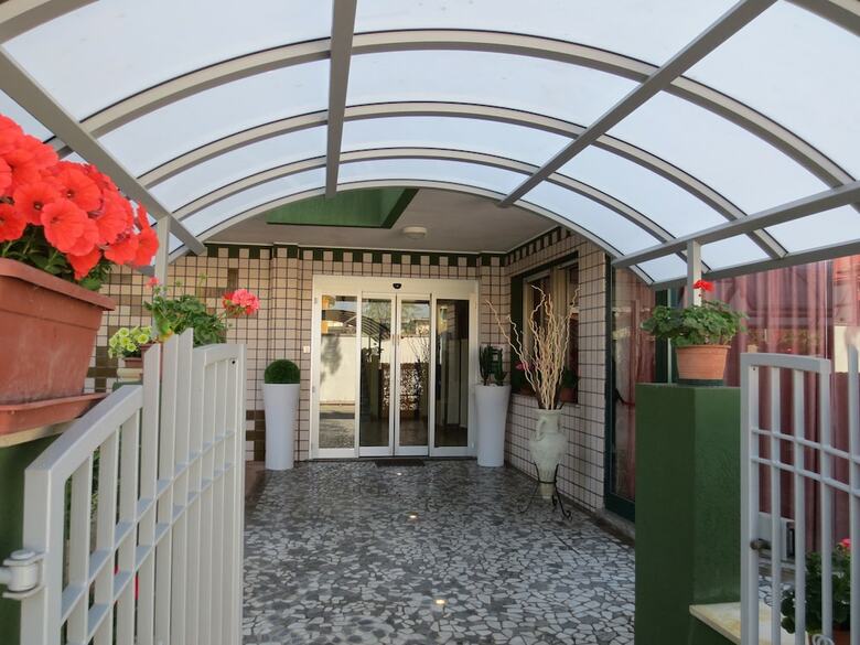 Hotel Etna