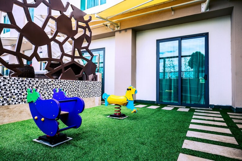 Ixora Hotel