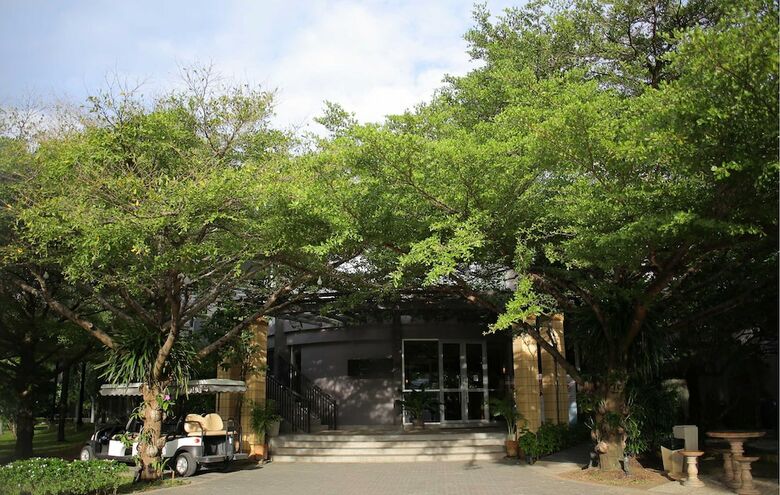 Hotel The Leela Resort & Spa Pattaya