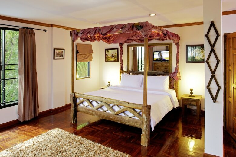 Thara Bayview Villa
