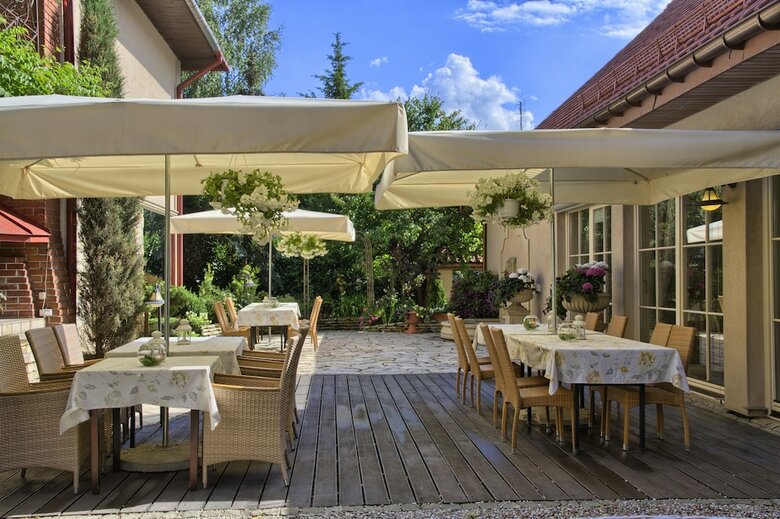 Villa Estera - Hotel & Restauracja