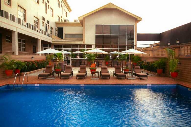 D Palms Airport Hotel
