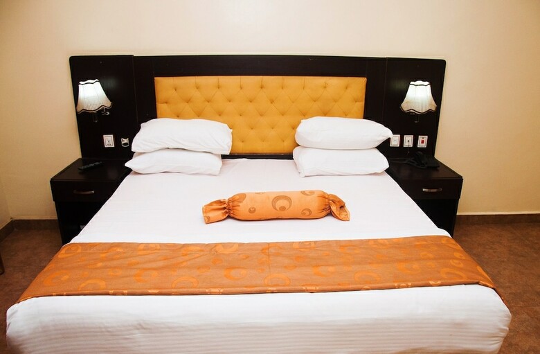 D Palms Airport Hotel