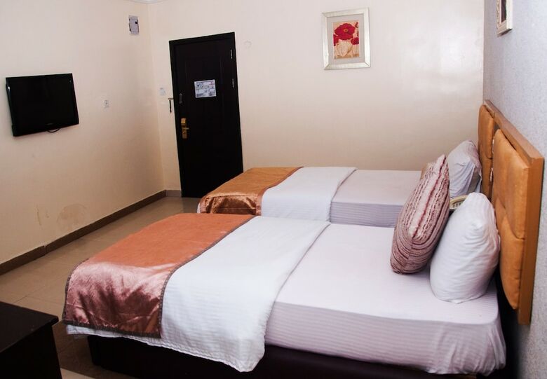 D Palms Airport Hotel