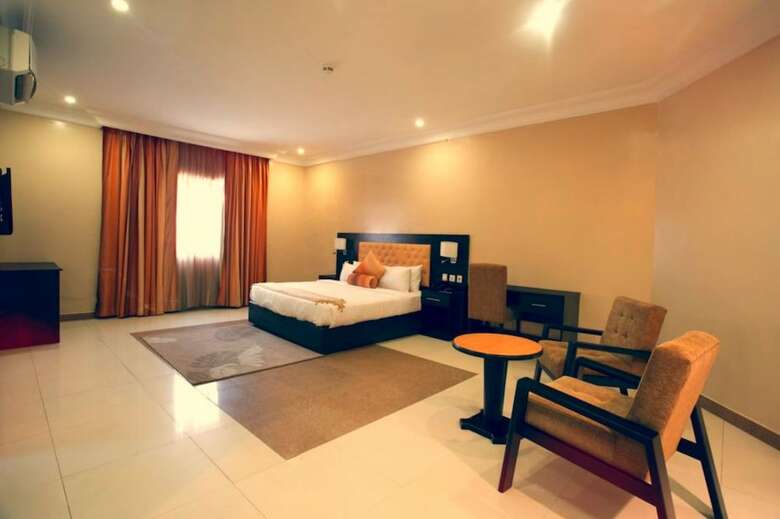 D Palms Airport Hotel