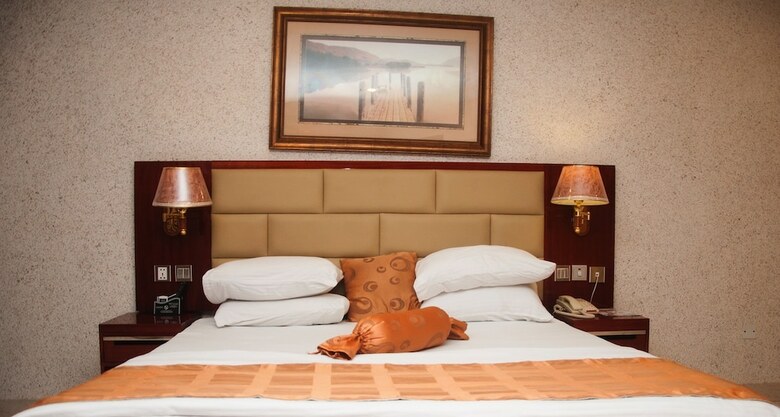 D Palms Airport Hotel