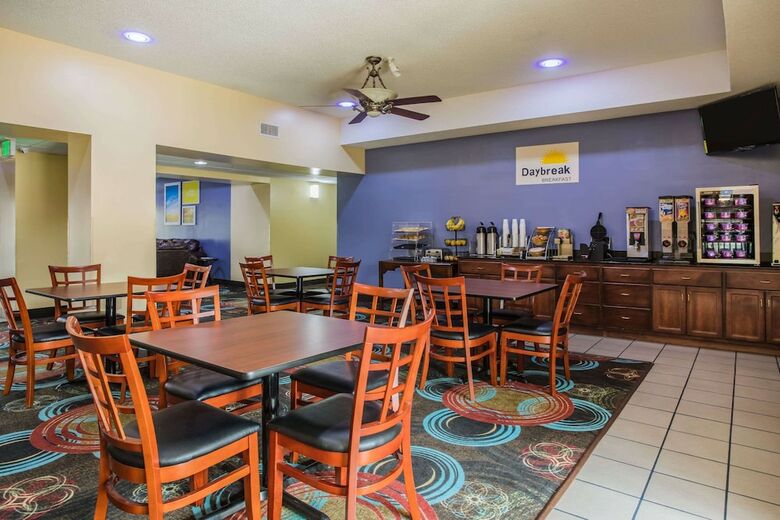 Hotel Days Inn & Suites By Wyndham Foley