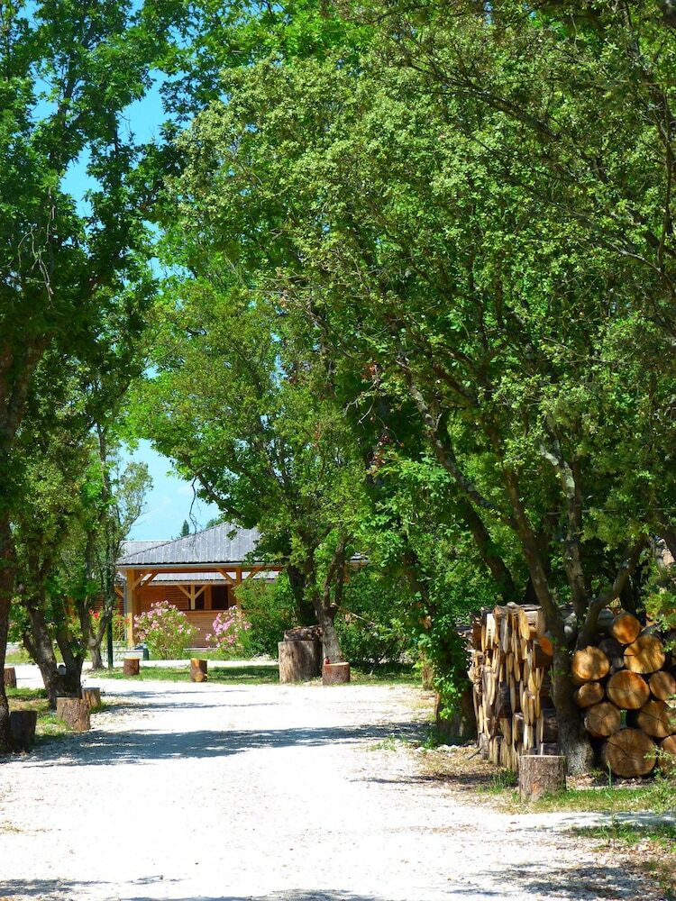 Lodges En Provence - Caravan Park