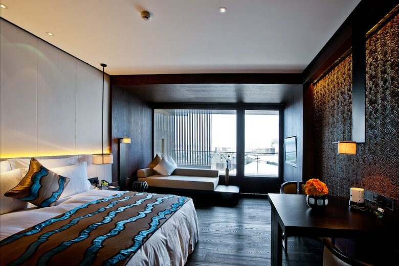 Bay Breeze Hotel