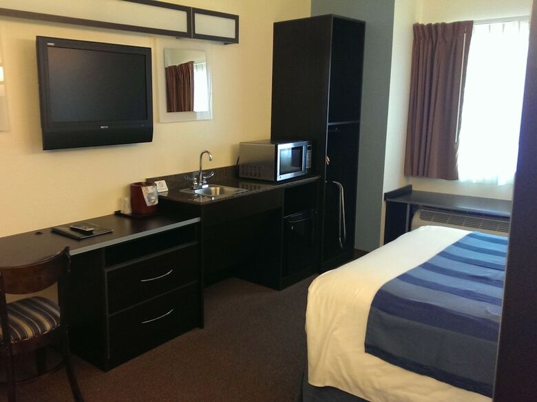 Hotel Three Rivers Inn & Suites