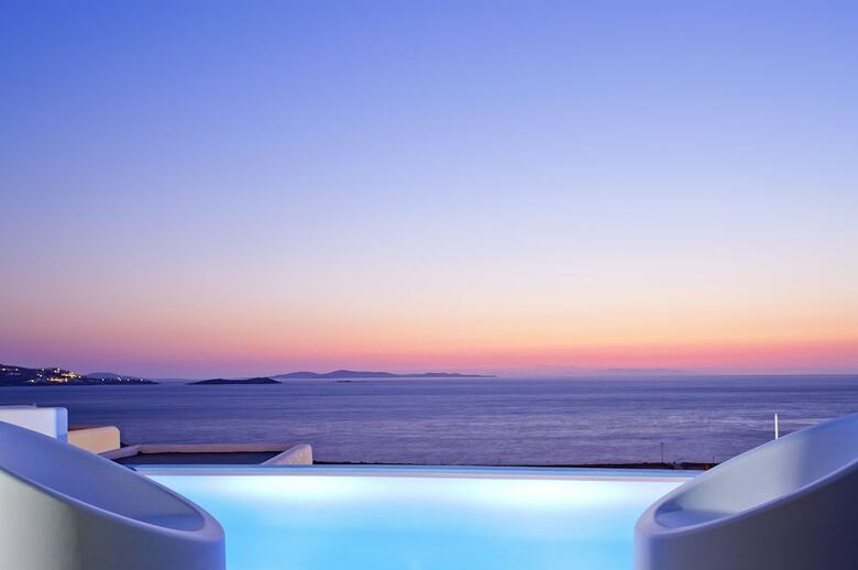 Kouros Hotel & Suites