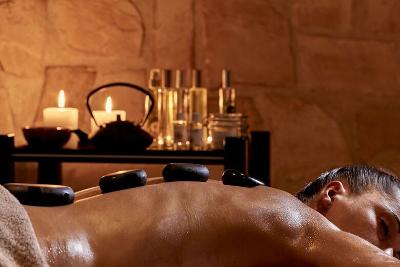 Kouros Hotel & Suites