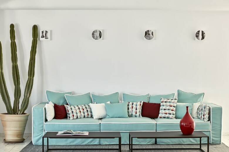 Kouros Hotel & Suites