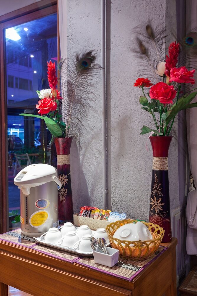 Oyo 292 The Oddy Hip Hotel