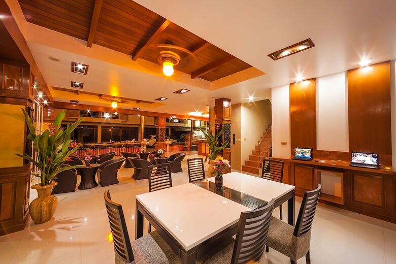 Hotel Oyo 485 Million Patong Beach Resort