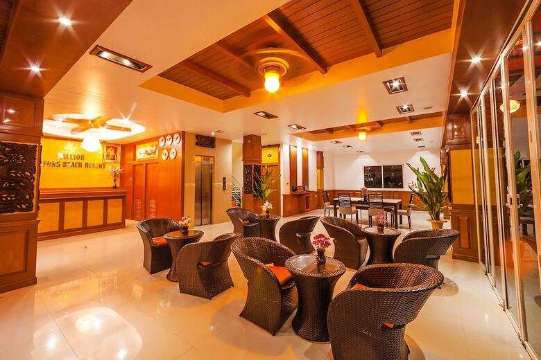 Hotel Oyo 485 Million Patong Beach Resort