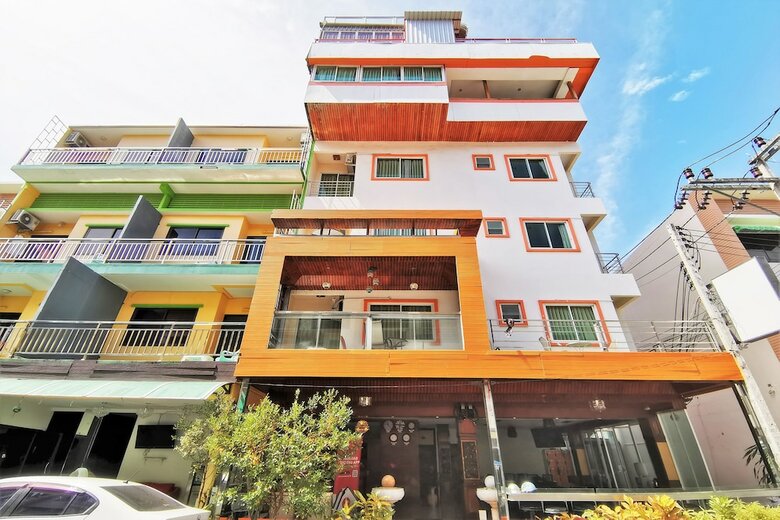 Hotel Oyo 485 Million Patong Beach Resort