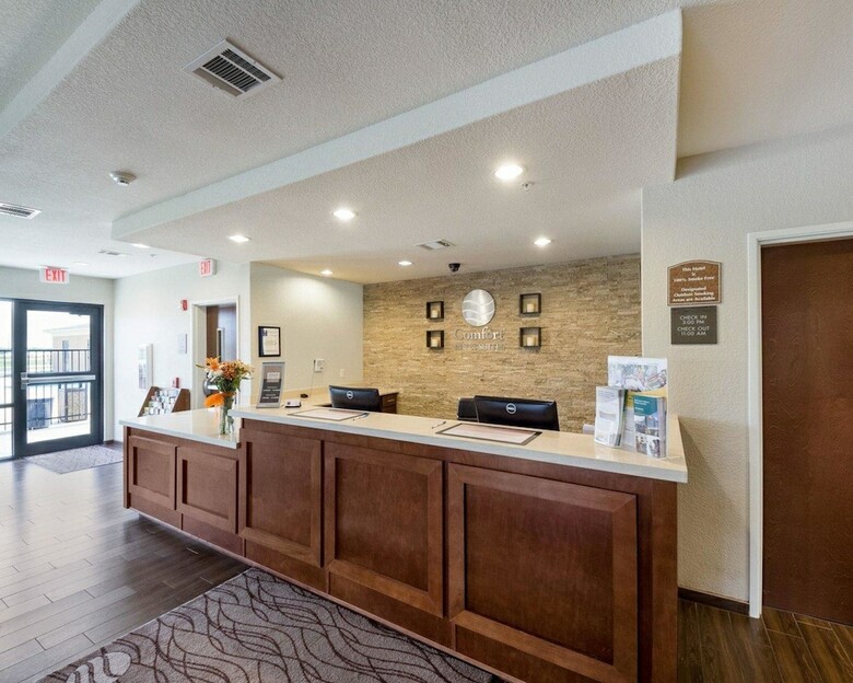 Hotel Comfort Inn & Suites Victoria North