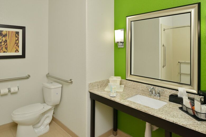 Hotel Comfort Inn & Suites Victoria North