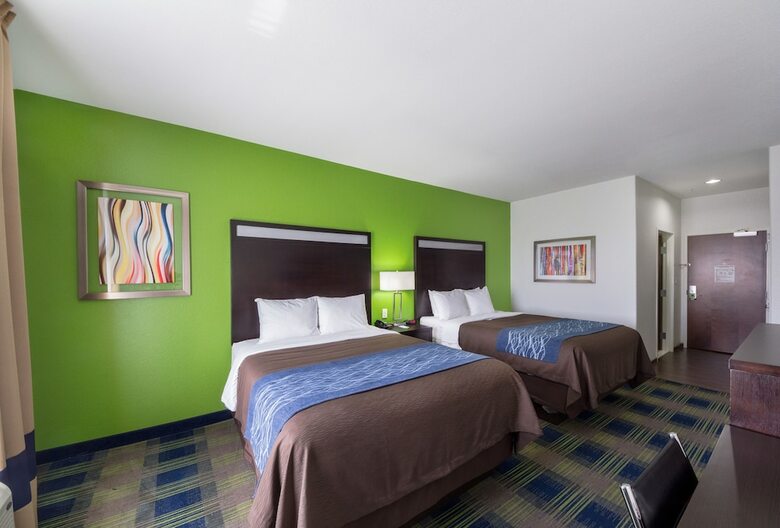 Hotel Comfort Inn & Suites Victoria North