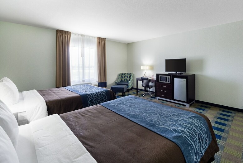 Hotel Comfort Inn & Suites Victoria North