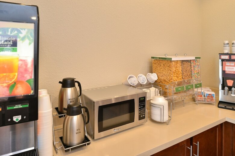 Hotel Comfort Inn & Suites Victoria North