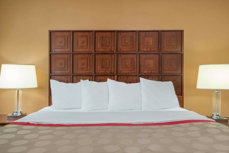 Hotel Ramada By Wyndham Columbus North