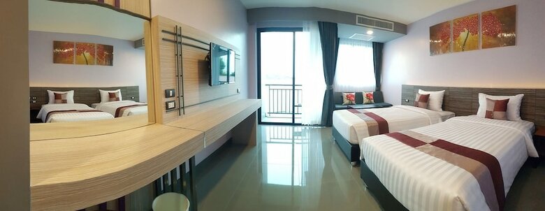 Hotel Lakkhana Poolside Resort