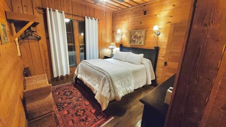 Lake Rabun Hotel & Restaurant
