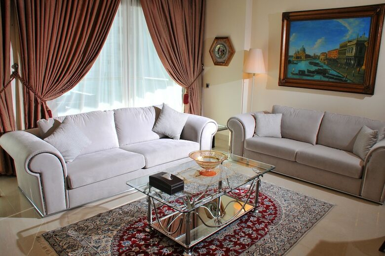 Aparthotel Dolphin Royal Suites
