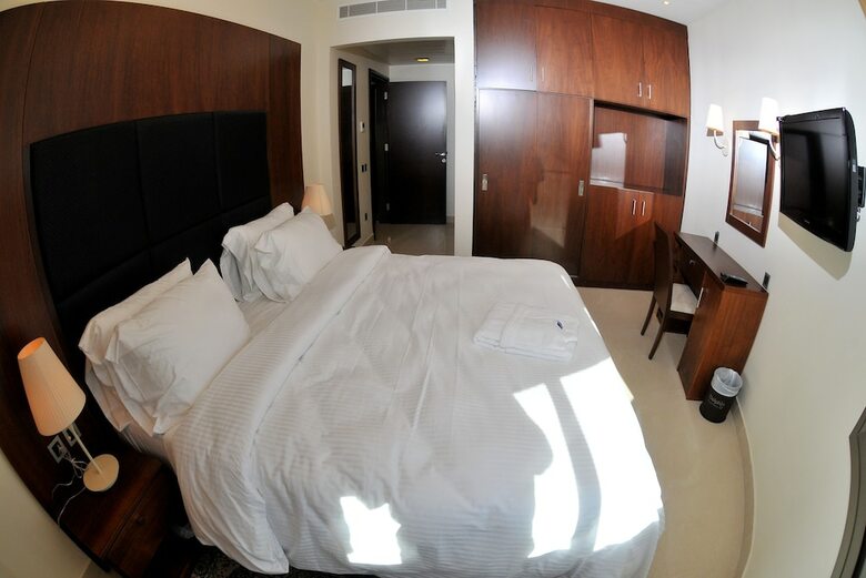 Aparthotel Dolphin Royal Suites