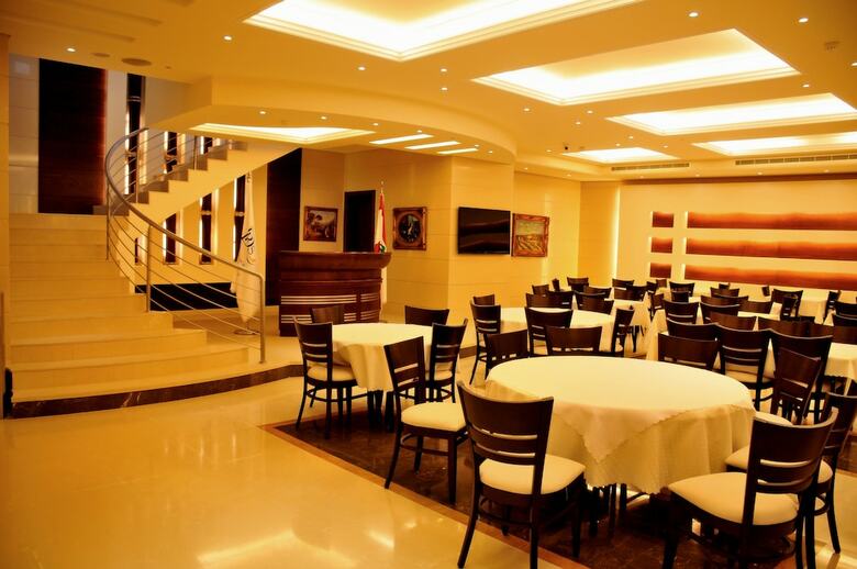 Aparthotel Dolphin Royal Suites
