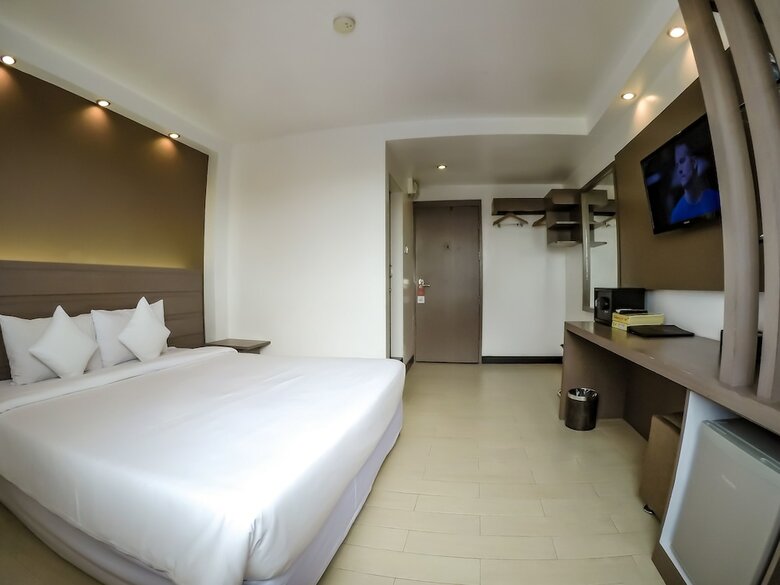 Hotel Clover City Center Plus